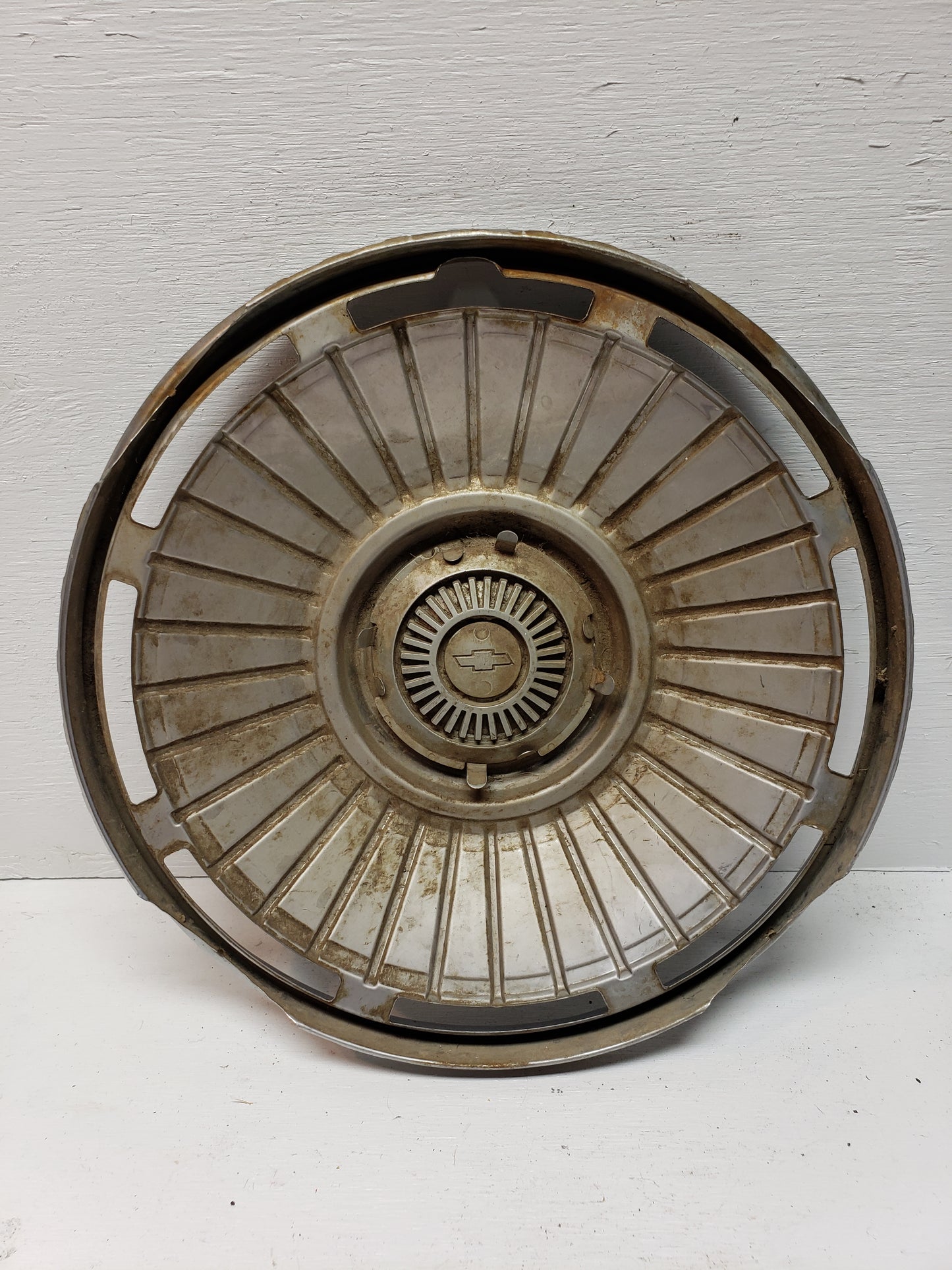 1964 Chevy Chevelle Hubcap 14in