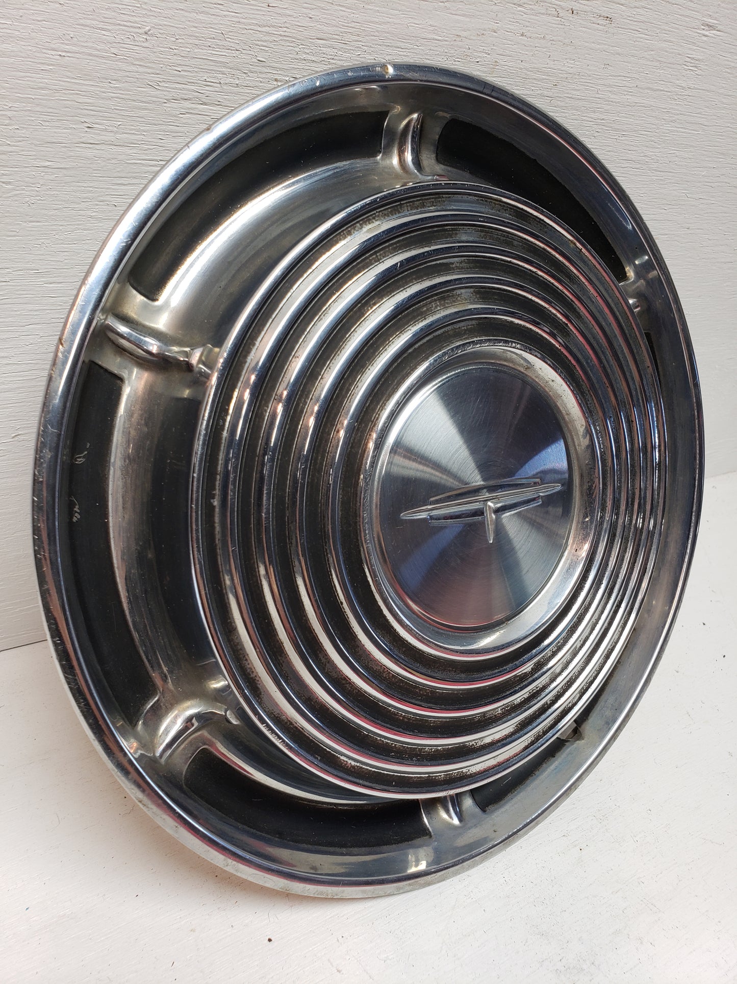 1964 Oldsmobile Cutlass Hubcap 14in