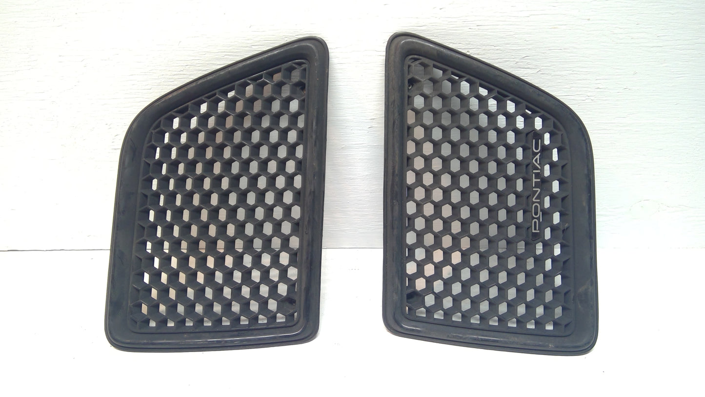 1992-95 Pontiac Grand AM Front Grill Both Sides