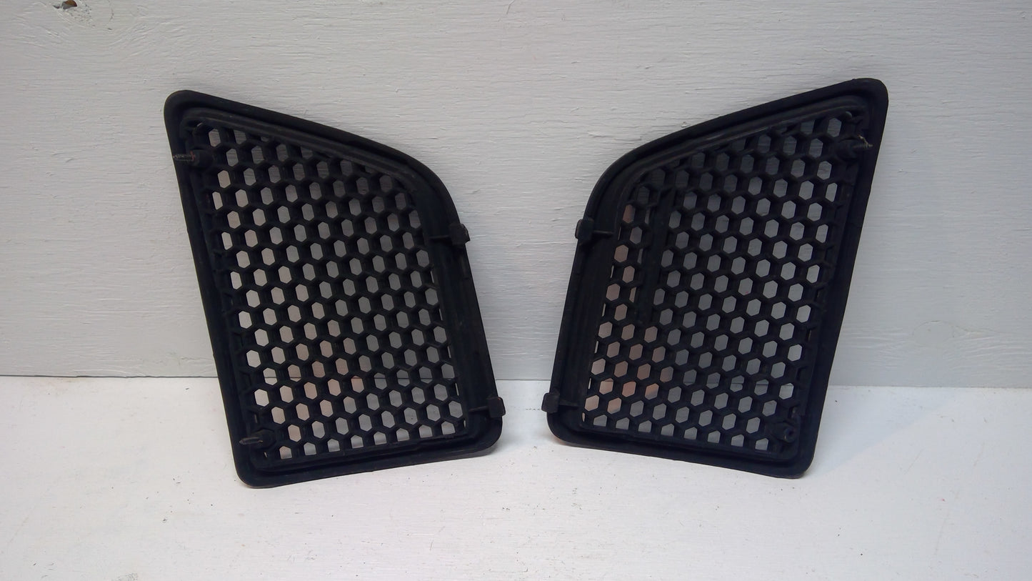 1992-95 Pontiac Grand AM Front Grill Both Sides