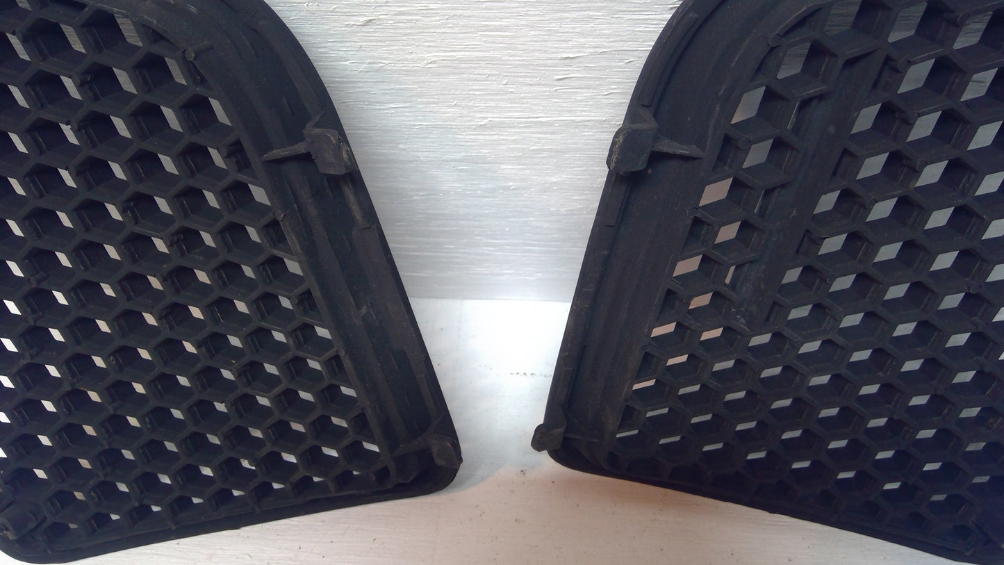 1992-95 Pontiac Grand AM Front Grill Both Sides