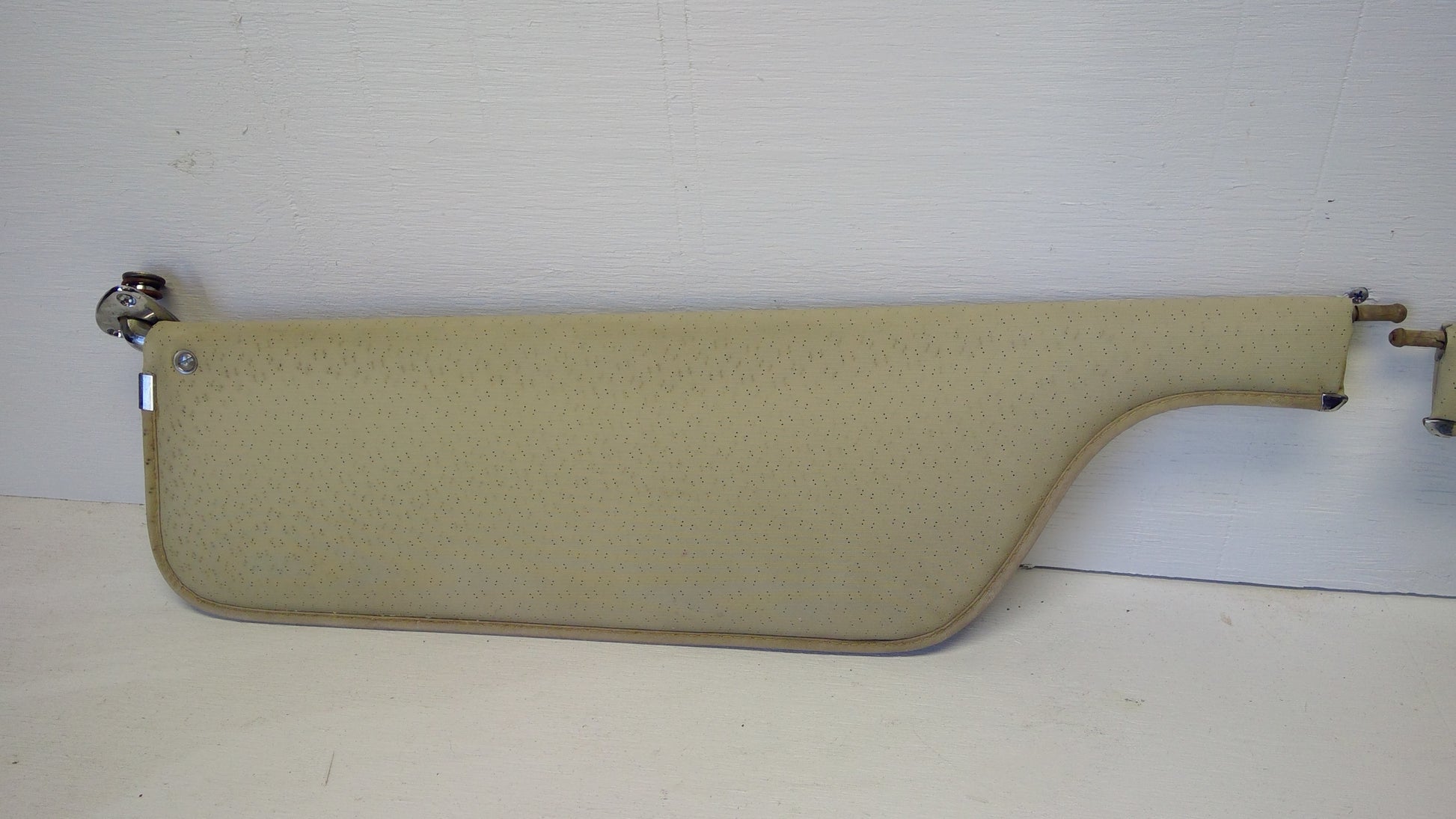 1969-70 Buick Electra/Lesabre Sun Visor
