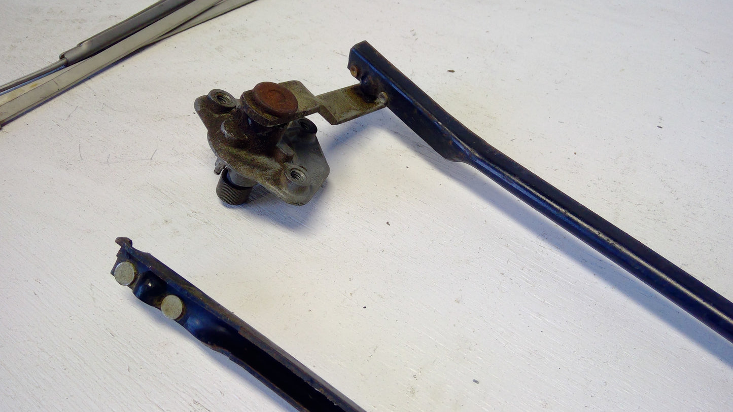 1969-70 Buick Electra Windshield Wiper Drive & Arms