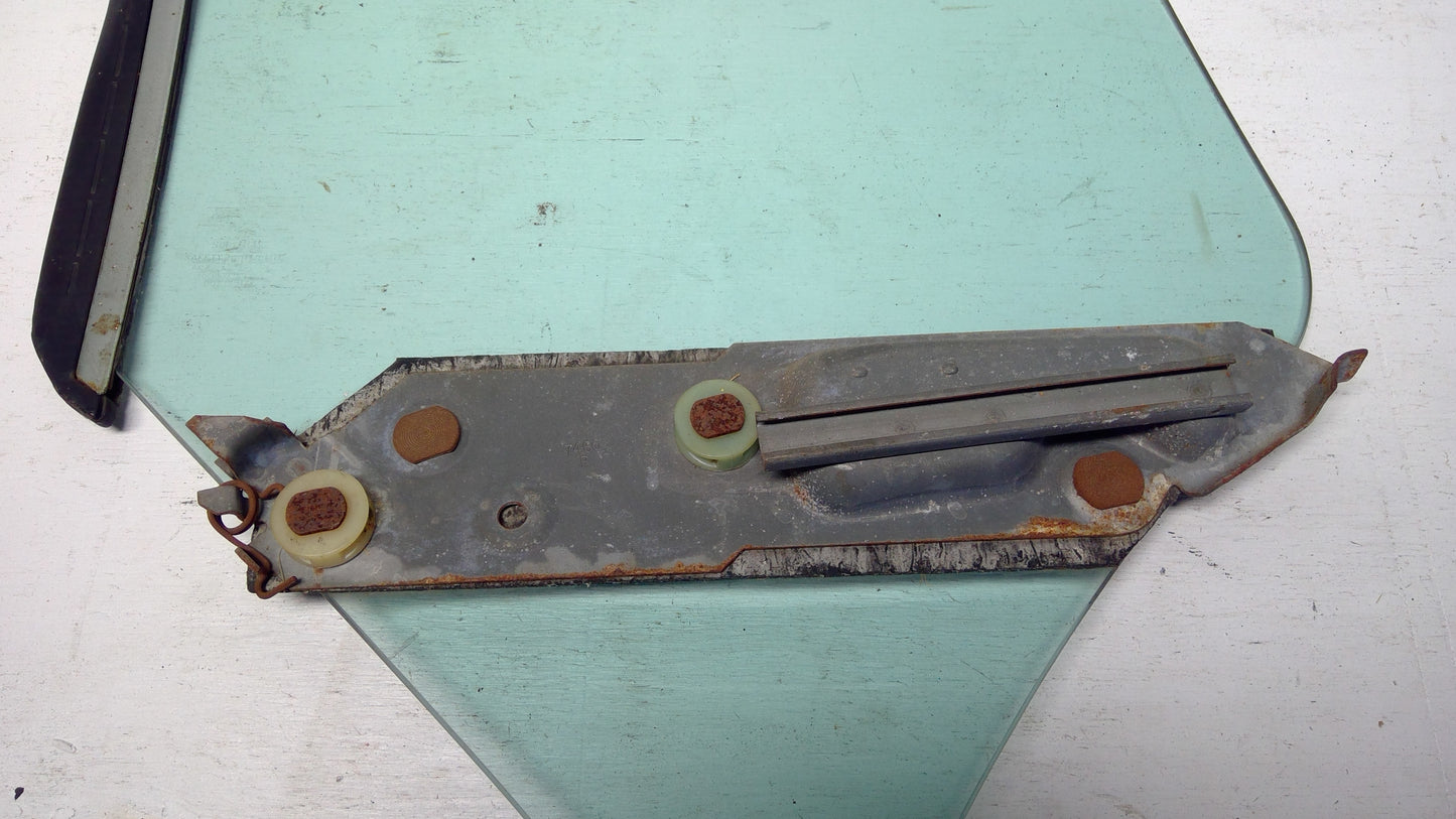 1962 Buick Lesabre Passenger Rear Glass